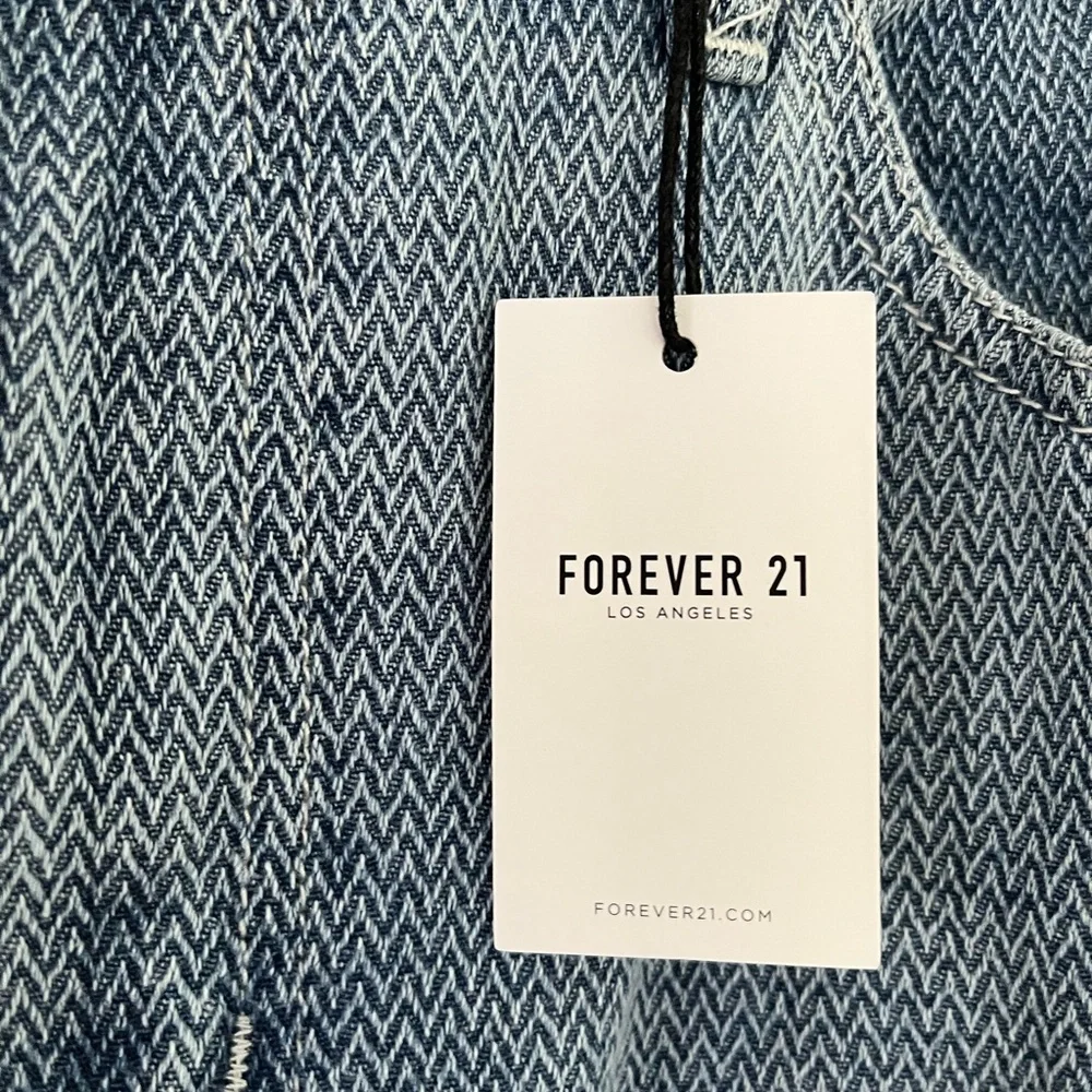 NEW Forever 21 Long Denim Skirt Chevron Pattern Long Slit in Back Size Medium - Picture 4 of 10